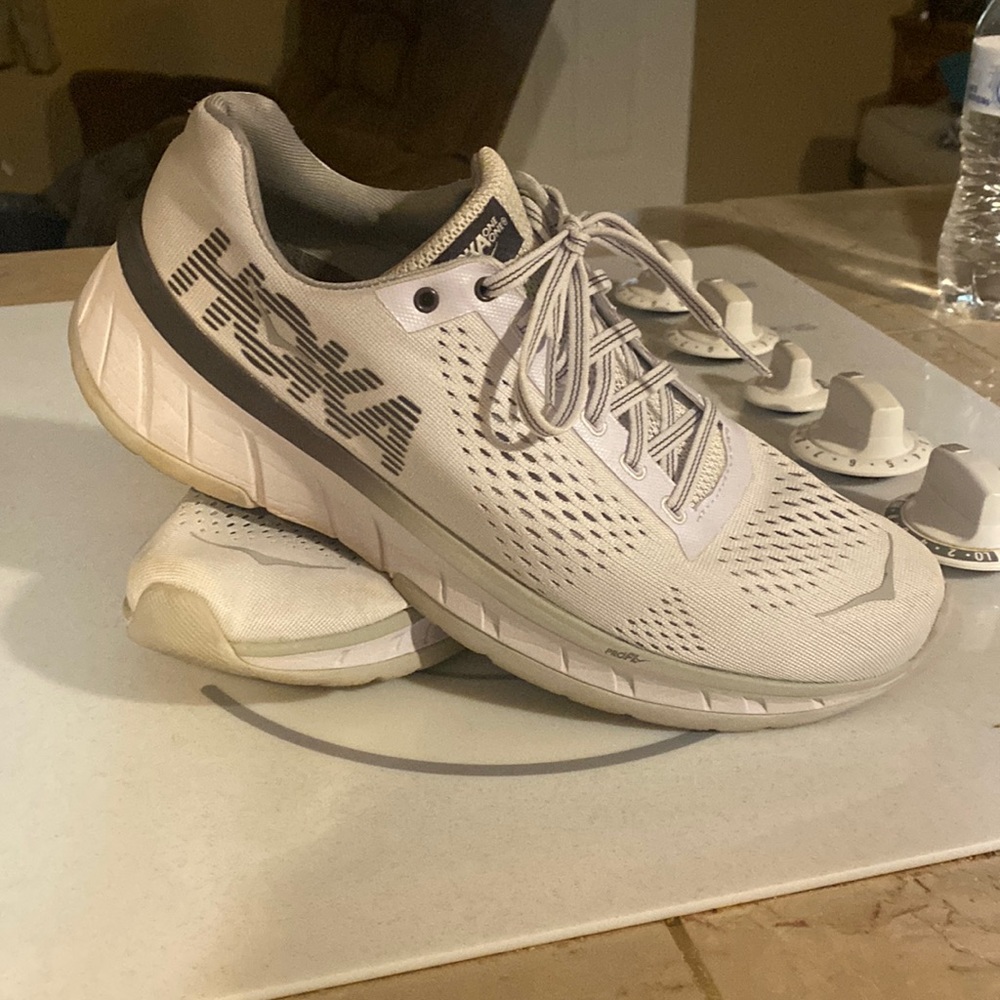 womens hokas- one one
